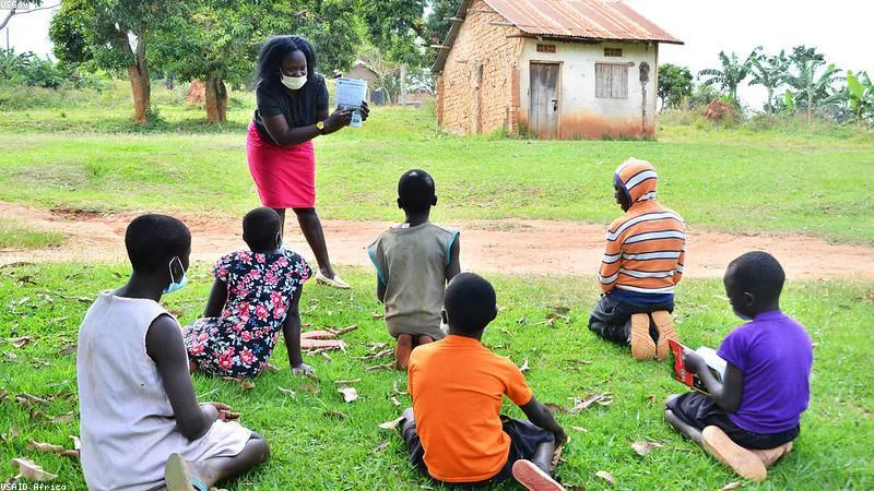 Sex Education: Cảnh Nóng Giả, Giáo Dục Giới Tính Thật?
